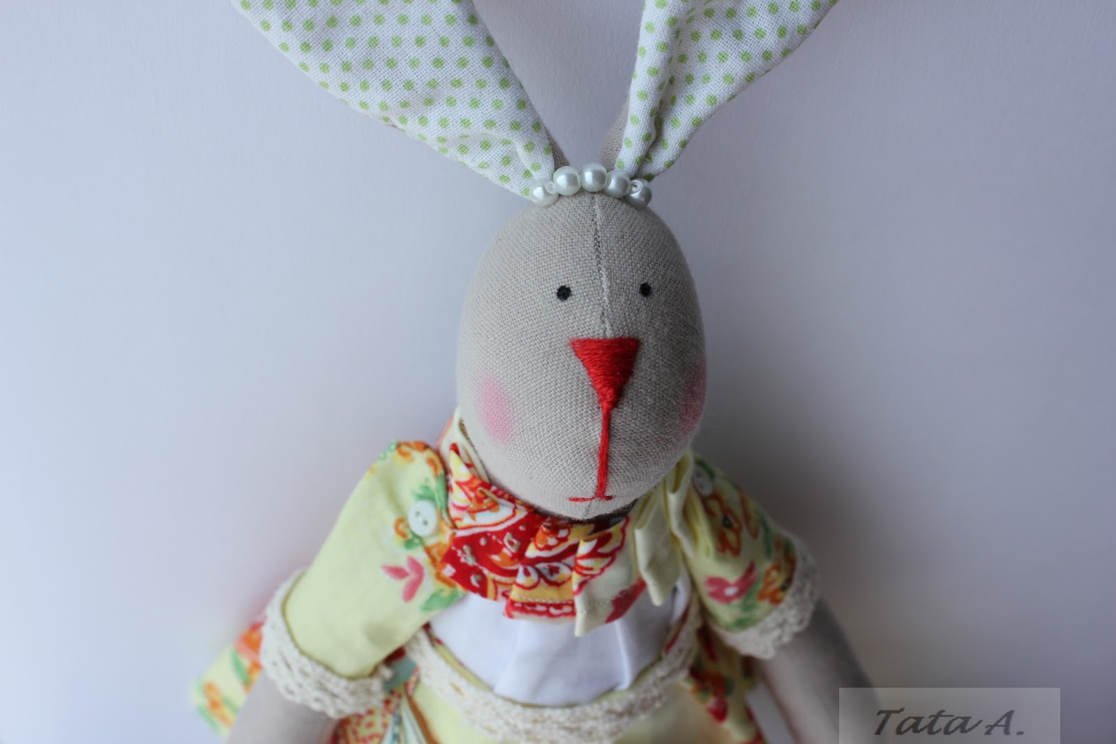 зайки цветочники мастер класс. зайка садовница вышивка крестом. зайчиха цветочница. зайчиха цветочница.