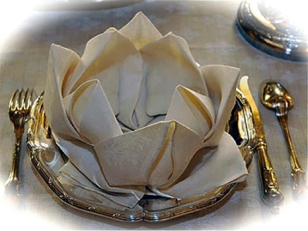 Traditional and Fancy Napkin Folds for Your Restaurant  Venus Group -  Global Textiles Manufacturer and Distributor