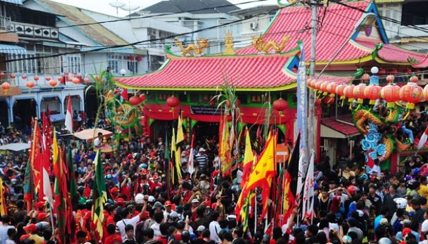 Imlek telah tiba! Inilah 6 Tempat di Indonesia yang harus kalian Kunjungi pas Perayaan Imlek Imlek telah tiba! Inilah 6 Tempat di Indonesia yang harus kalian Kunjungi pas Perayaan Imlek