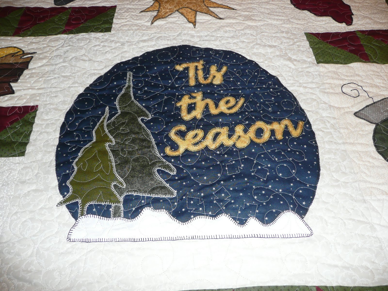 Acorn Ridge Quilting Kit's Christmas Applique Quilt.