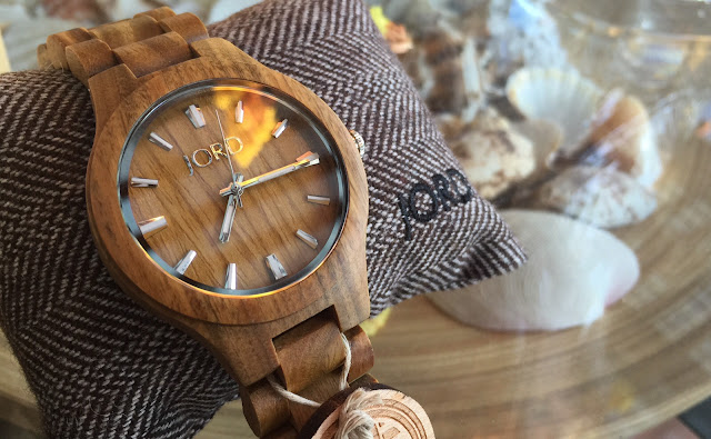 Keep Your Accessories Understated