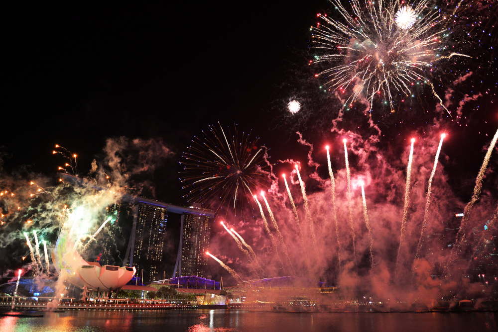 Endless Traveling Map: Celebrating Chinese New Year With Bicentennial  Fireworks Display, Singapore