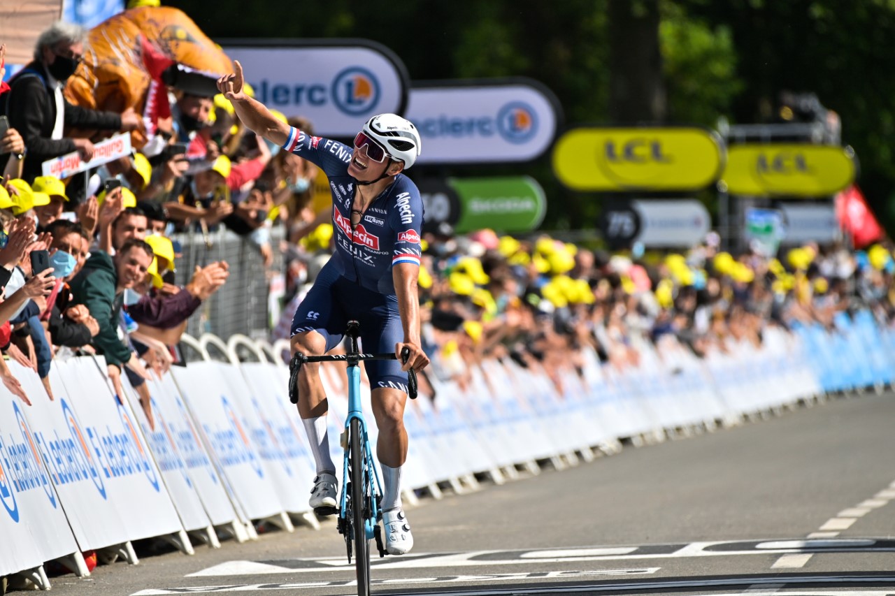 Mathieu van der Poel vence a segunda etapa do Tour de France e assume a