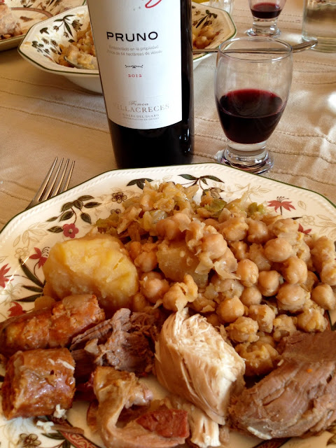 La familia del Cocido madrileño - Cocido madrileño - Recetas - El gastrónomo - ÁlvaroGP - Sopas de cocido madrileño - Croquetas de cocido - Ropa vieja - Consomé - Repollo rehogado - "La pringá" del cocido madrileño - Receta para MIBers - Pruno - Finca Villacreces - Luis Laso enólogo Finca Villacreces - Álvaro García La familia del Cocido madrileño - Cocido madrileño - Recetas - El gastrónomo - ÁlvaroGP - Sopas de cocido madrileño - Croquetas de cocido - Ropa vieja - Consomé - Repollo rehogado - "La pringá" del cocido madrileño - Receta para MIBers - Pruno - Finca Villacreces - Luis Laso enólogo Finca Villacreces - Álvaro García