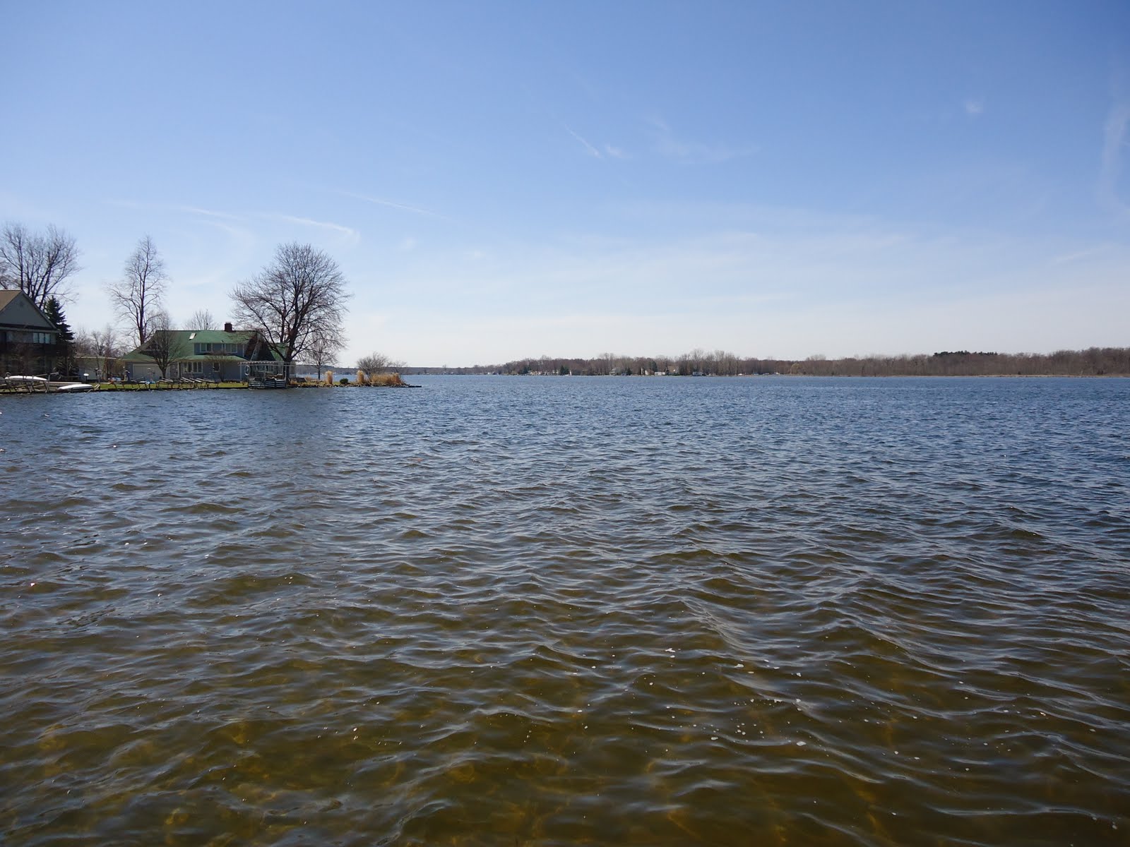 ugly-lake-house