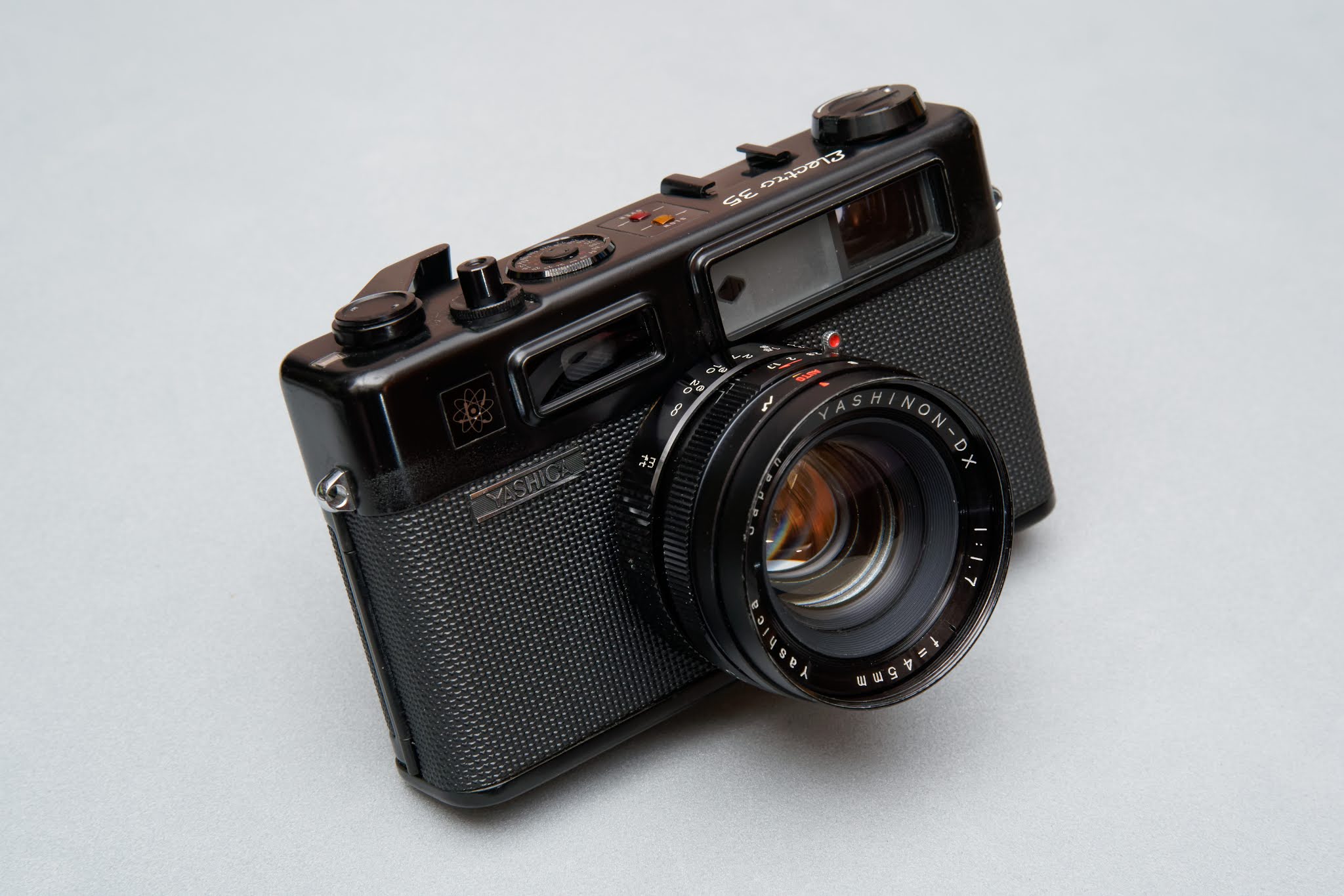 YASHICA Electro 35 PROFESSIONAL - 1968年発売 | Photo of the Life