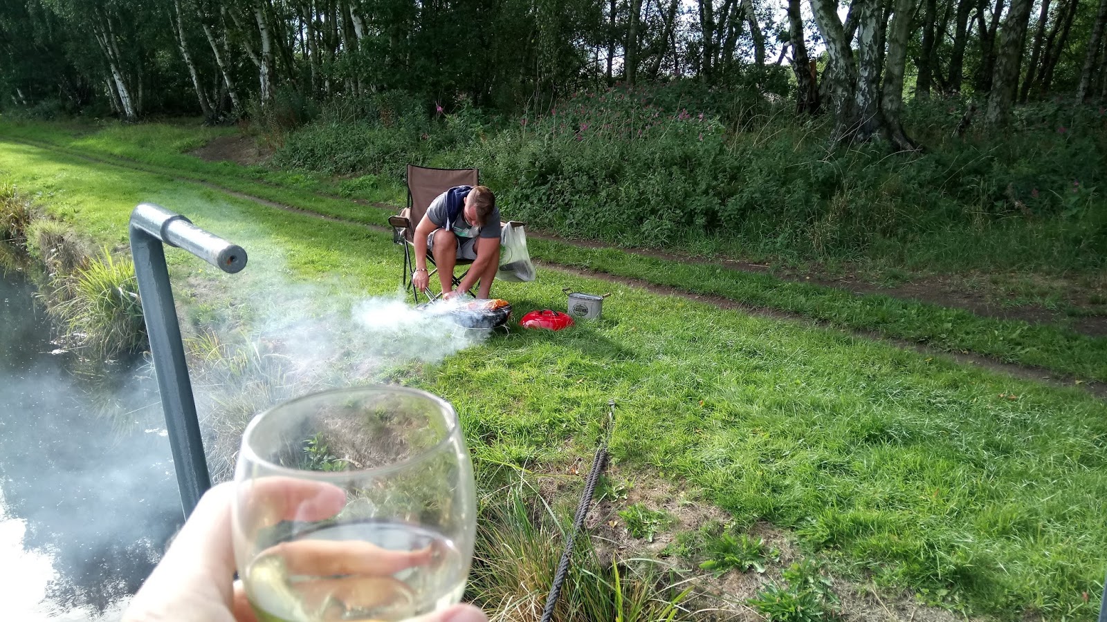 Narrowboat Ellis Equalisation...(again) Saturday night BBQ and idiots