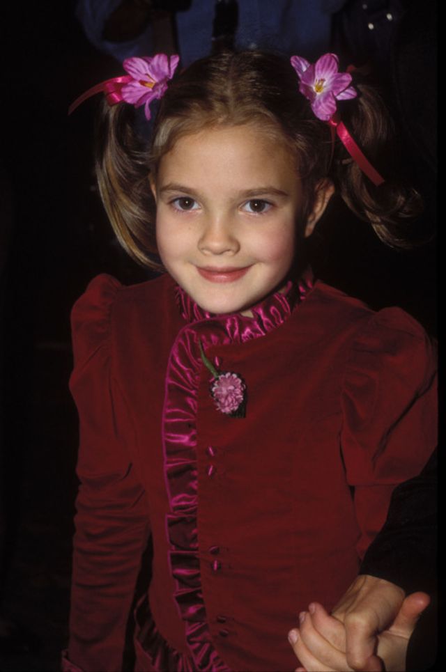 30 Adorable Candid Photographs of Drew Barrymore When She Was a Child