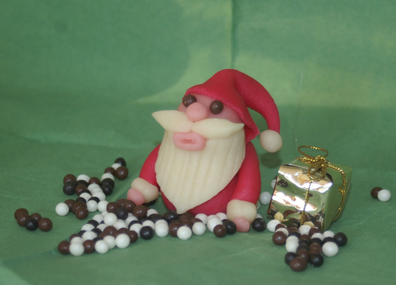 MiamMiam à table: Père Noël en pâte d'amandes pour les nuls (recette MiamMiam à table: Père Noël en pâte d'amandes pour les nuls (recette