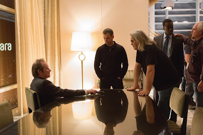 Tommy Lee Jones, Matt Damon and Paul Greengrass on the set of Jason Bourne
