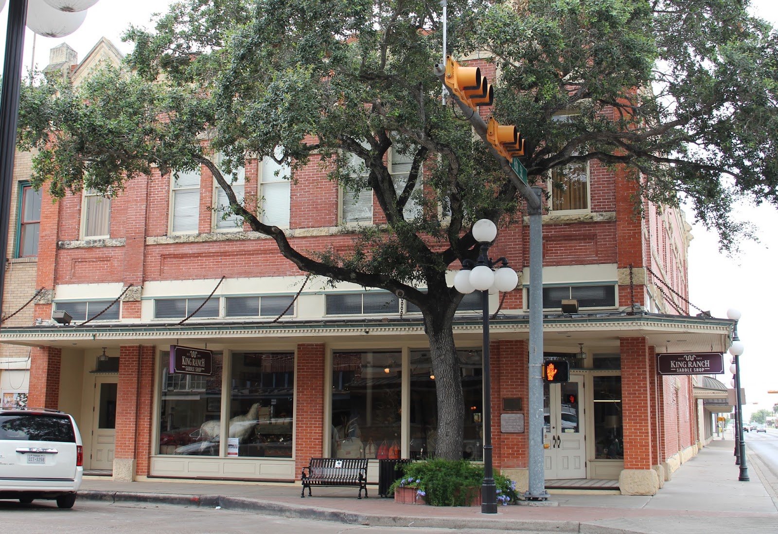 Doorway Into the Past John B. Ragland Mercantile Building