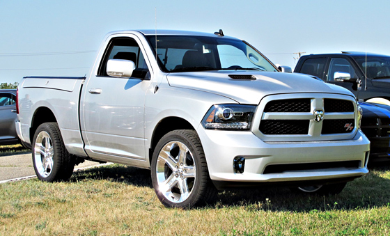 Autos Américaines Blog: Un 2013 Ram 1500 R/T surpris