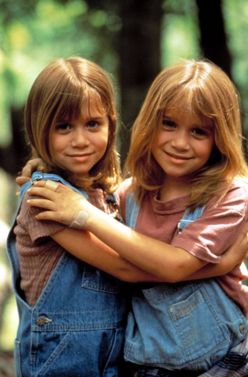 20 Mary-Kate & Ashley Olsen Outfits That I Would Wear Today