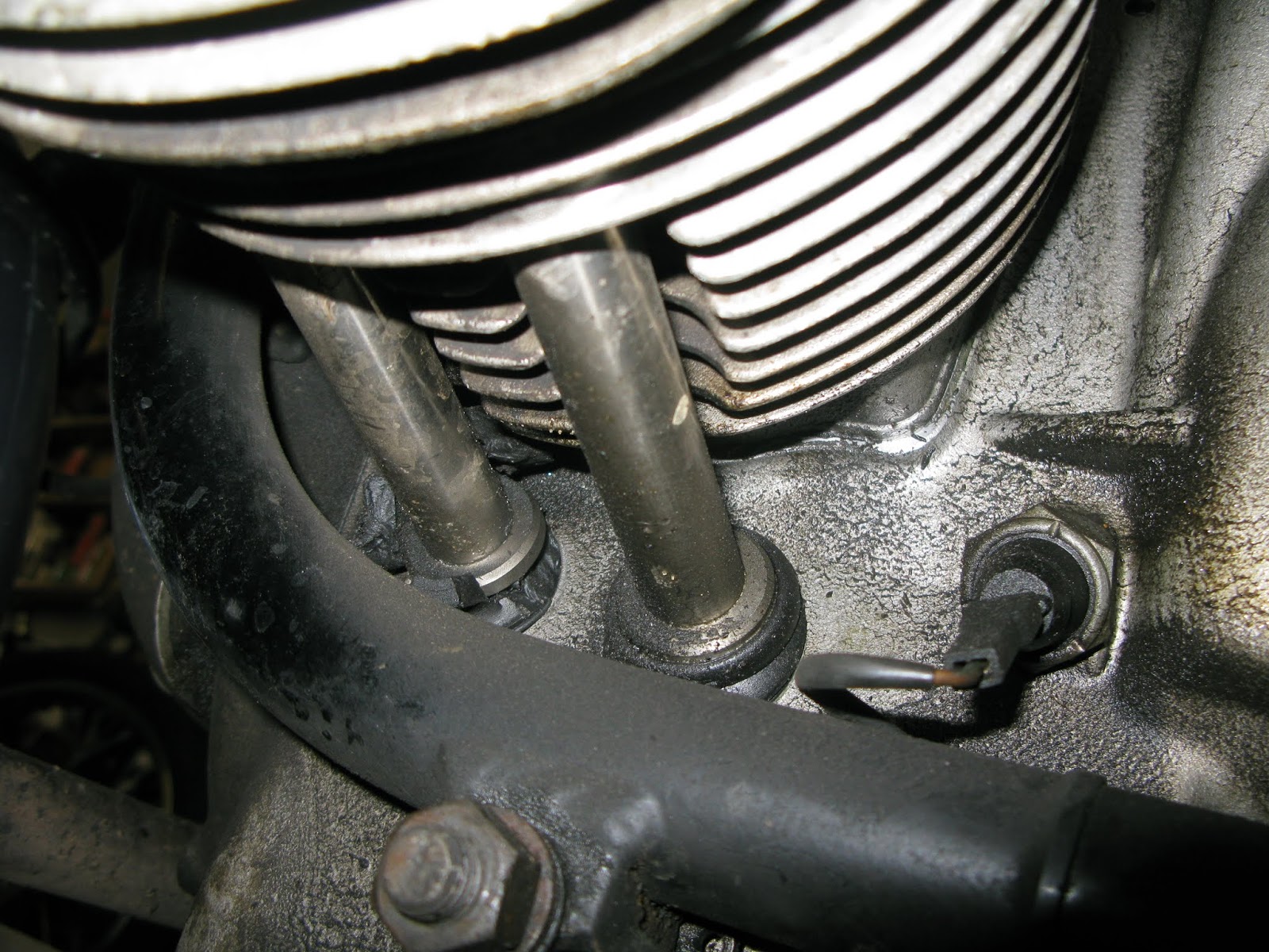 Red Devil Motors BMW airhead pushrod seal replacement