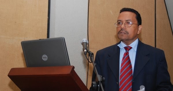 Palabras del escritor Rafael Peralta Romero en el coloquio sobre el