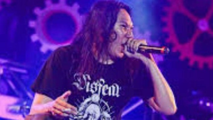 Vokalis Deadsquad Ditetapkan Tersangka Penyalahgunaan Narkoba Vokalis Deadsquad Ditetapkan Tersangka Penyalahgunaan Narkoba