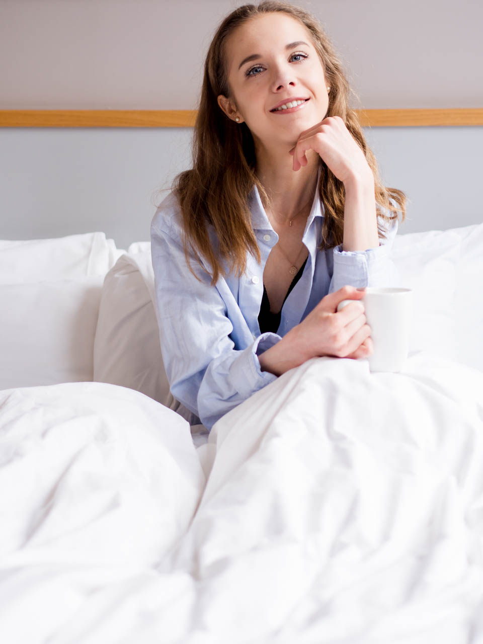 morning-coffee-in-bed