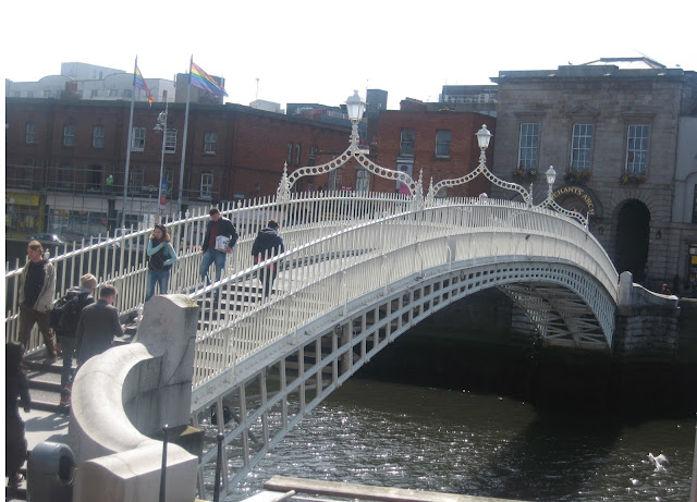 ha’penny bridge dublin, Ireland