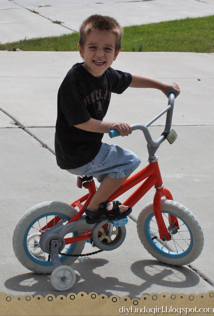 How to Spray Paint a Bike Girl's bike into Boy's bike Infarrantly