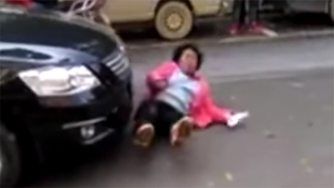 Deaths due to a speeding car being run over by a crowd in China