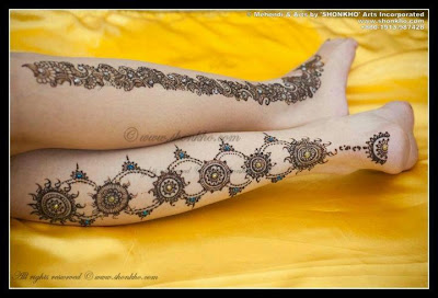http://mehndi360.blogspot.com/2013/02/mehndi-or-henna-designing-on-legs.html