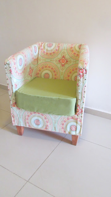 IMG 0041 - כורסה בפינת רחוב