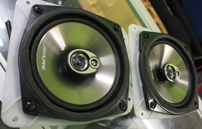 Dingz Garage: Alpine 3 way speaker