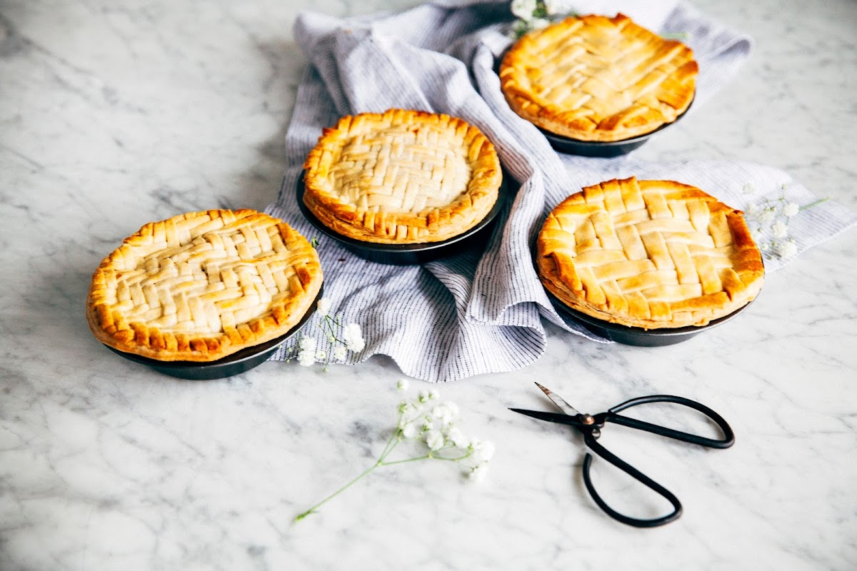 apple and pear mini pies