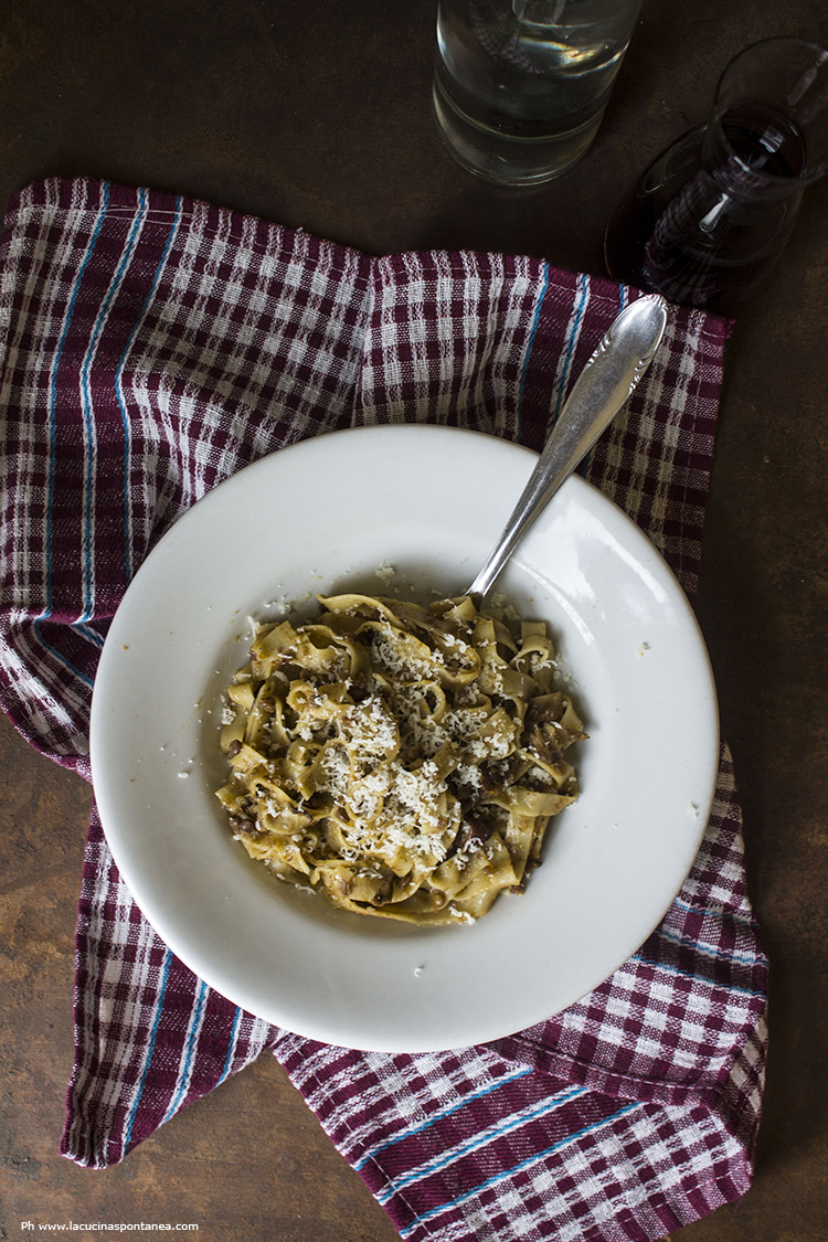 fettuccine con lenticchie e funghi porcini