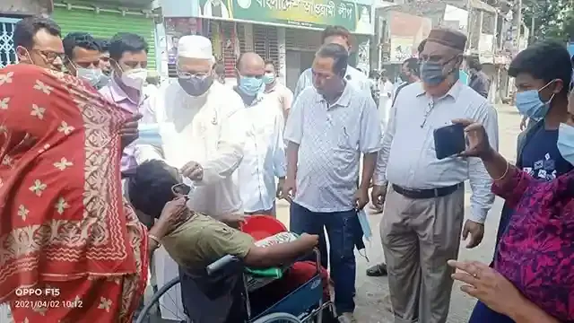 ইসলামপুরে ধর্ম প্রতিমন্ত্রীর মাস্ক বিতরণ