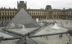 Louvre bate recorde de visitas em 2011 e Brasil foi o 2º visitante