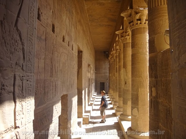 Egiptologia Brasil - Uma vez deuses, sempre deuses! 😸 A foto é no Templo  de Isis - Philae. Construído durante o reinado de Ptolomeu II, o Templo de  Ísis em Philae é
