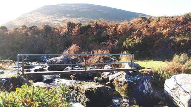 Kerry Camino, vaeltaminen Irlannissa, vaellusreitti, silta, vuoristopuro