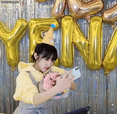 생일 소원 기도하며 맴버들 챙기는 예나 생일 VLIVE