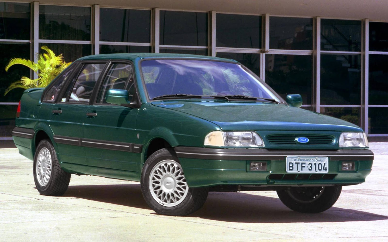 Ford Versailles fotos, consumo, desempenho e preços