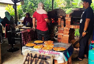 Jemapoh Pizza Kayu Api, Kuala Pilah | Pizza kampung bakar atas kayu api yang viral!