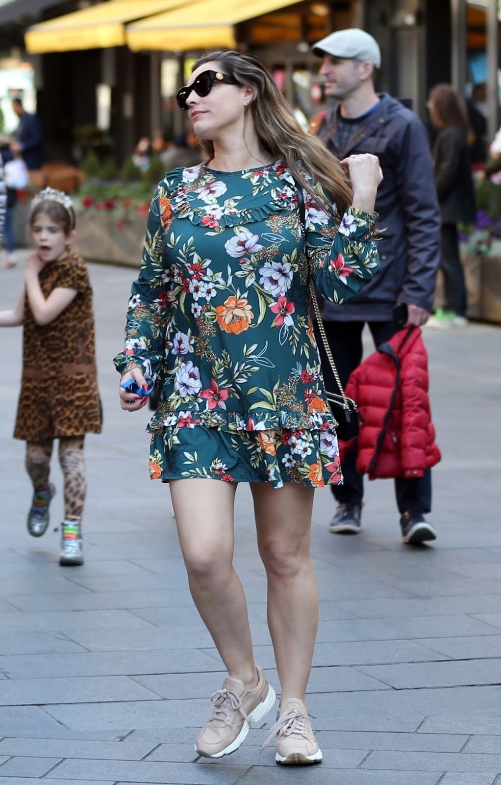 Kelly Brook Chic in a Feminine Floral Minidress – Outside Global Radio