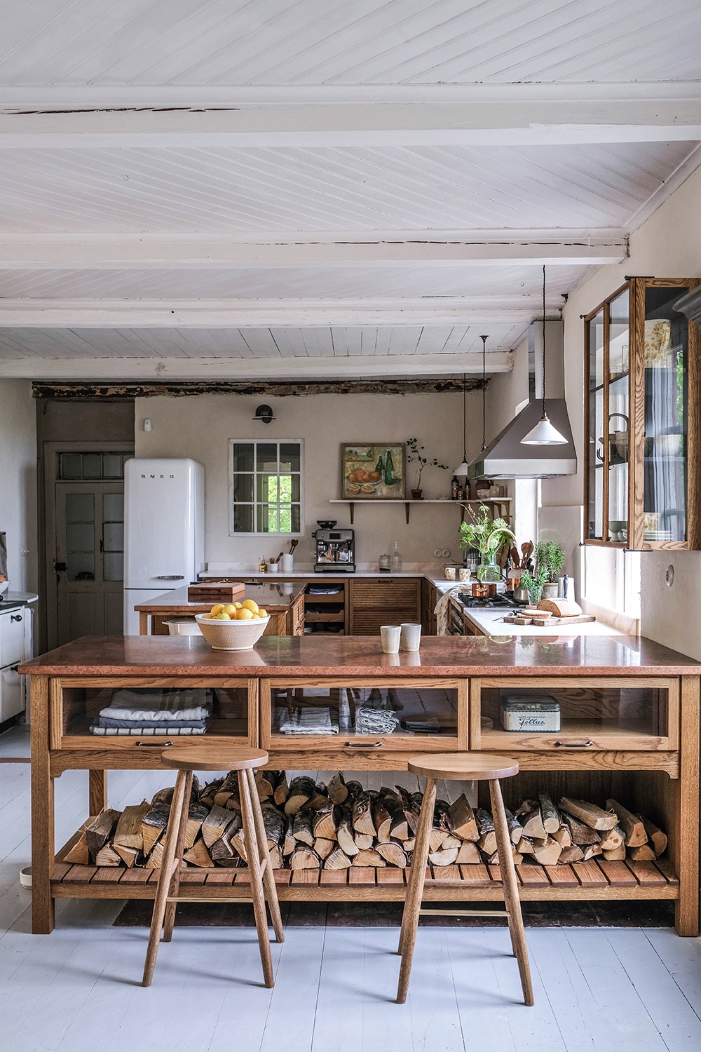 Décor Inspiration | The Most Cosy Mid-Century Kitchen in Sweden