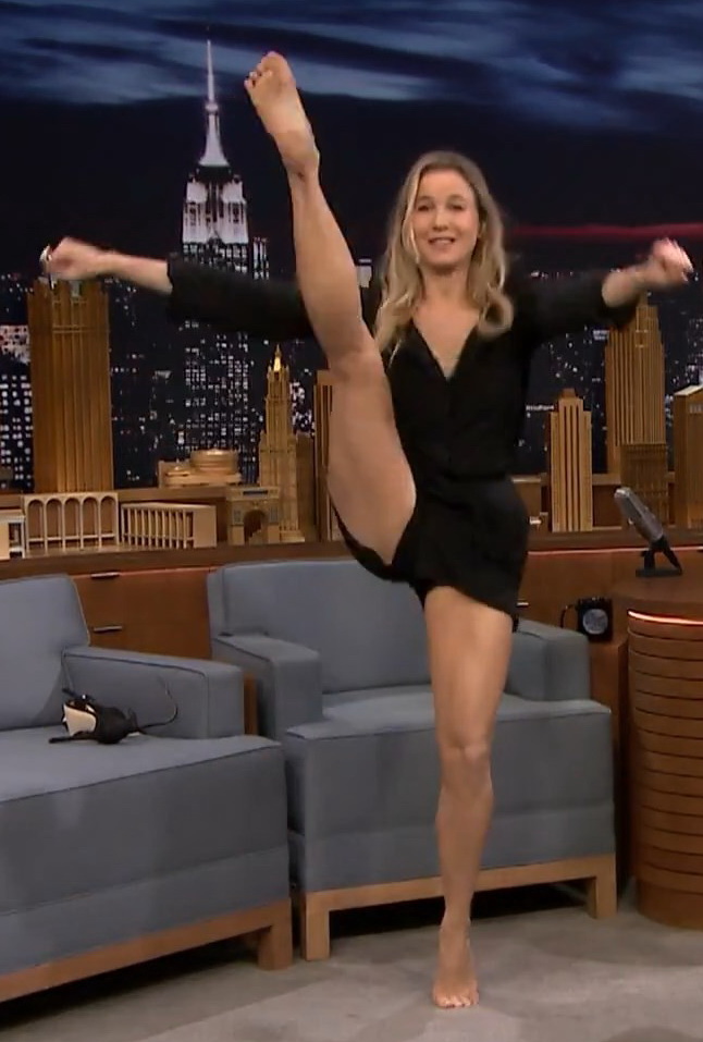 Her Calves Muscle Legs: Renée Zellweger Strong Calves