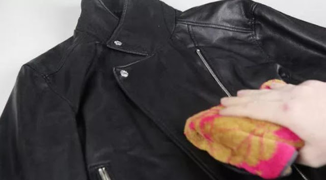 تعرفي على كيفية تنظيف الجواكيت والشنط الجلدية تعرفي على كيفية تنظيف الجواكيت والشنط الجلدية