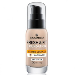 Essence new Foundation Vitamin Complex