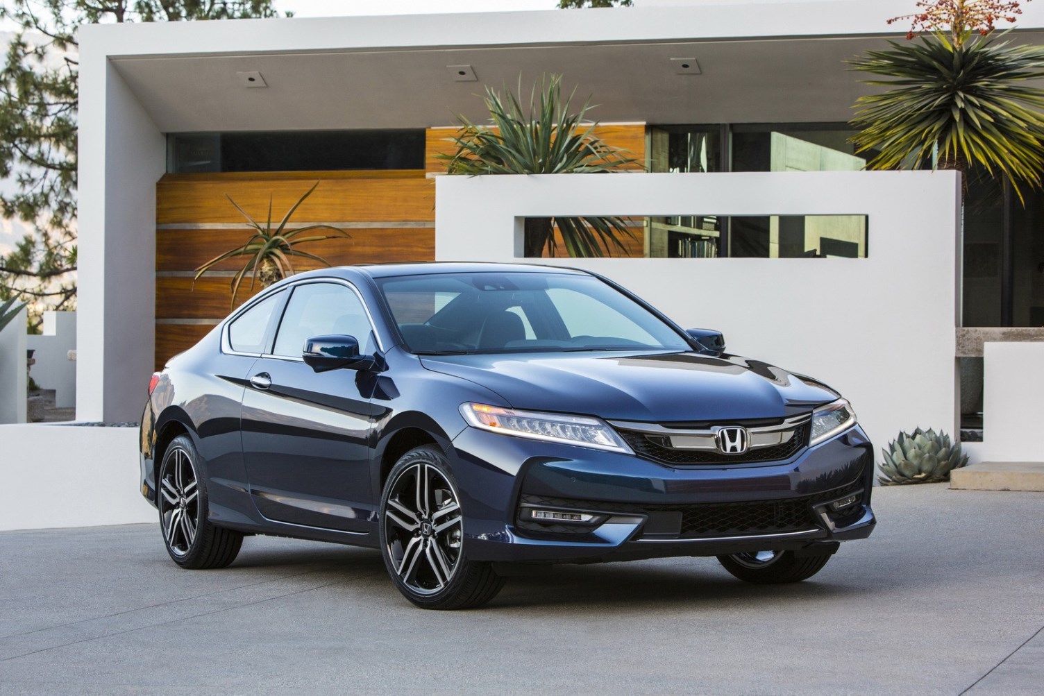 SouLSteer.com: 2016 Honda Accord launched in US with two engines, 2.4