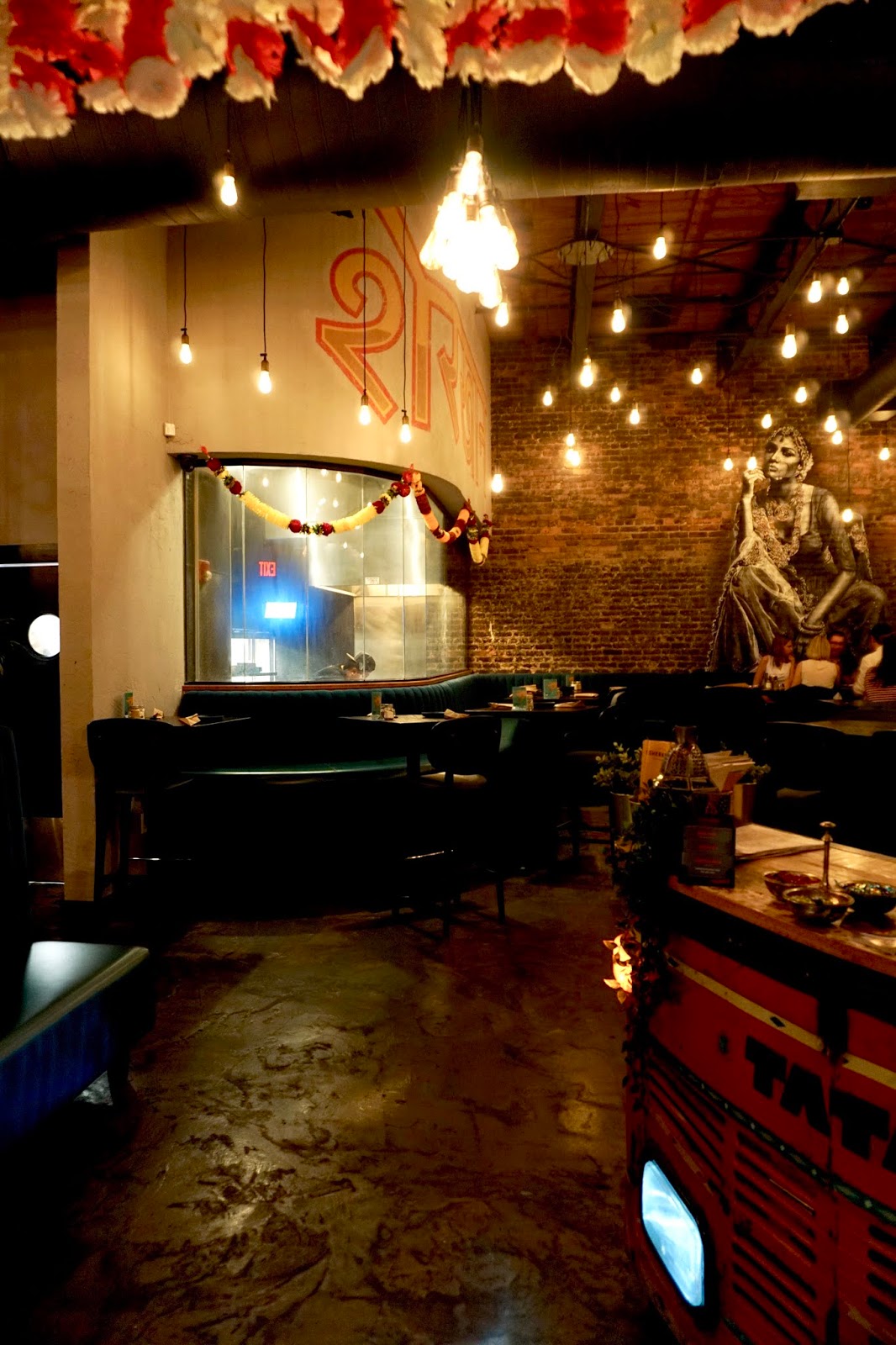 new haven Connecticut, new haven, Yale, new haven travel guide, what to do in new haven, where to stay in new haven, where to eat in new haven, sherkaan, omni new haven, Yale Peabody museum, milk craft new haven, donut crazy new haven, Sallys Apizza new haven, Sallys Apizza, Shubert theatre, new haven eats, it ropes course new haven, it ropes course review, what to eat in new haven, where to explore in new haven, new haven must-eat, new haven ct.