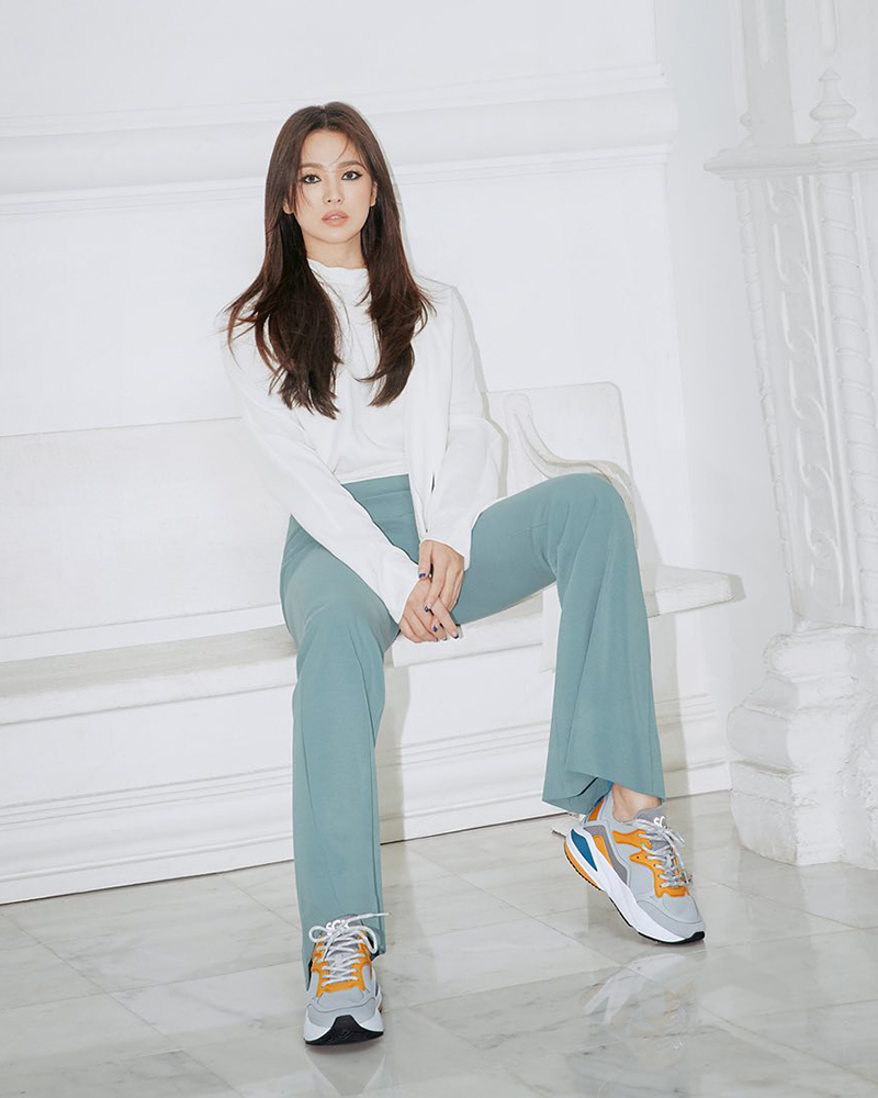 Blue Tigth Formal Pant Song Hye-kyo  cewek manis dan seksi manis dan imut Song Hye-kyo