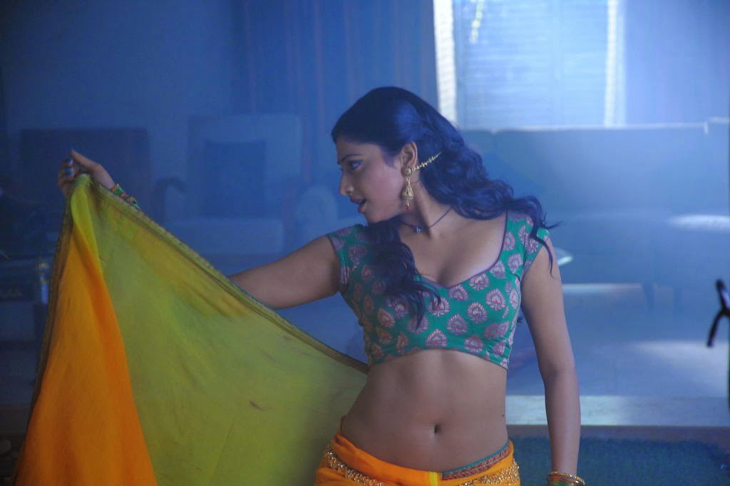 Actress+Haripriya+Sexy+Hot+Photos+3.jpg