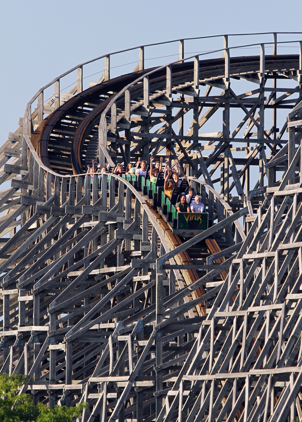 NewsPlusNotes: Viper Ready to Roll Backwards at Six Flags Great America