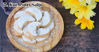 Kue Putri Salju merupakan salah satu makanan khas lebaran di Indonesia yang selalu ditunggu-tunggu