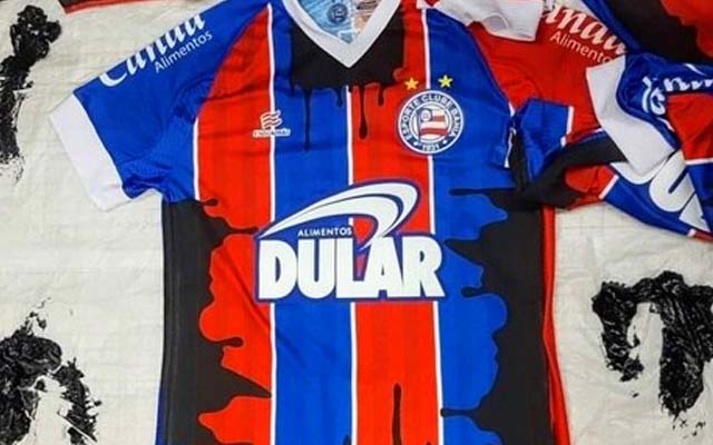 Em alerta para vazamento, Bahia vai jogar com 'manchas de óleo' na camisa