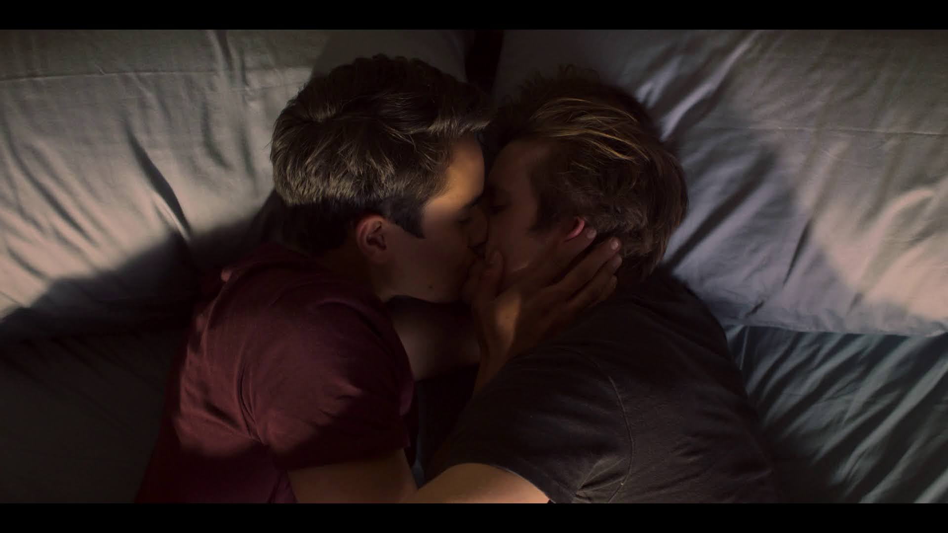 OneoffPost: Love Victor, Season 2 Eps4 , Shirtless Scenes/ Benji and Victor First...
