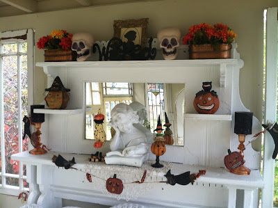 Pollyanna Reinvents: My Garden House Halloween Style!
